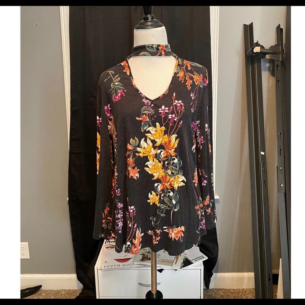 Choker neck top